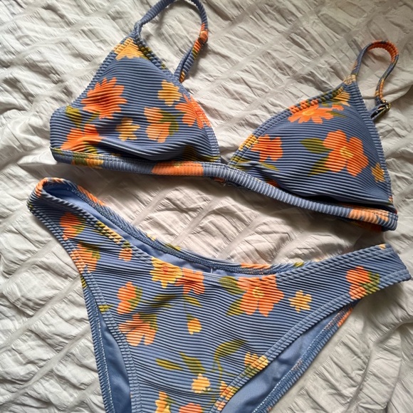 BILLABONG BIKINI - Picture 3 of 3